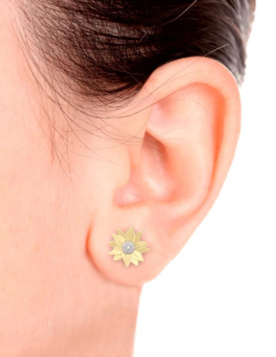 Aretes de flor de oro 14 K con acabado brillante 2